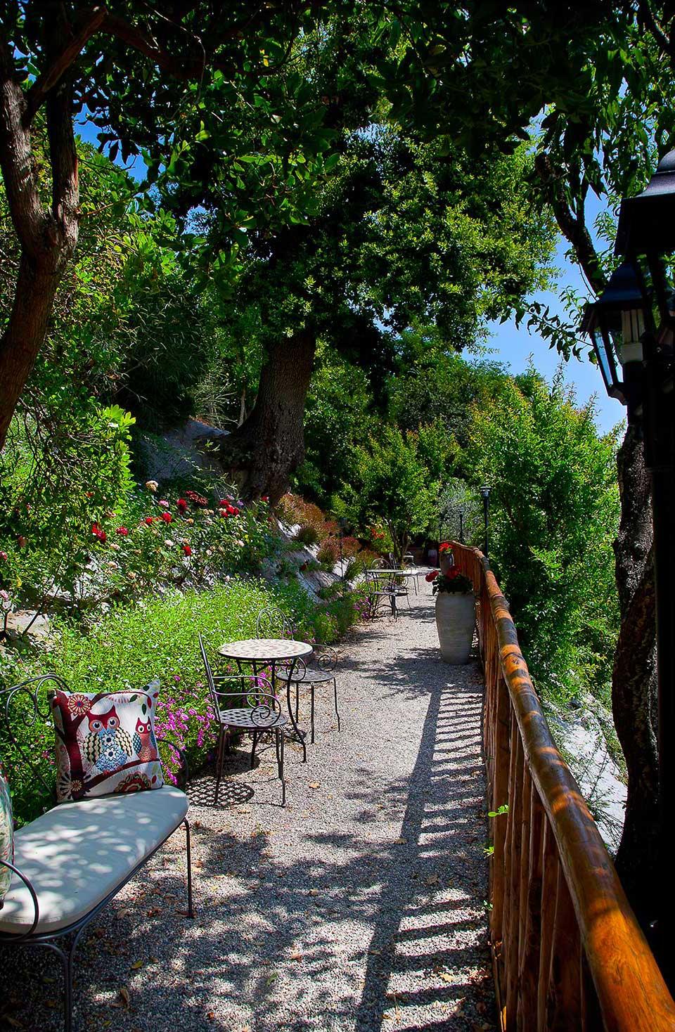 Отель Borgo Tre Rose Valiano Экстерьер фото